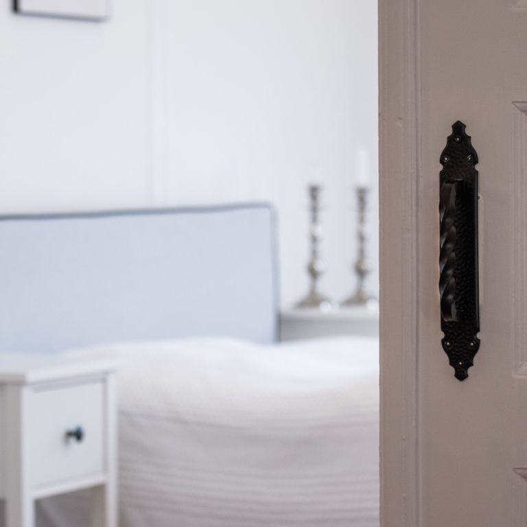 Schlafzimmer mit Doppelbett
